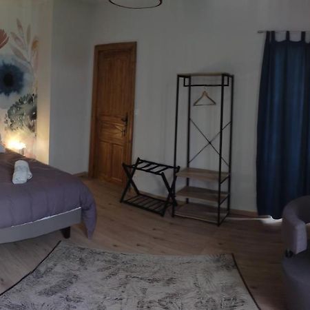 Bed and Breakfast Domaine Les Garrigues Puygaillard-de-Quercy Екстер'єр фото