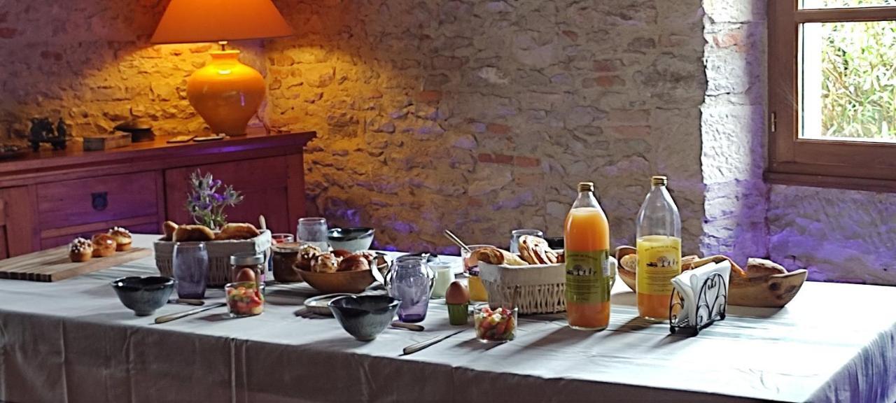 Bed and Breakfast Domaine Les Garrigues Puygaillard-de-Quercy Екстер'єр фото