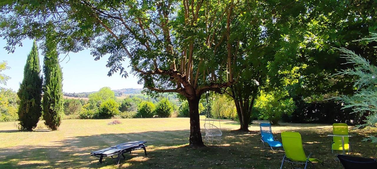 Bed and Breakfast Domaine Les Garrigues Puygaillard-de-Quercy Екстер'єр фото