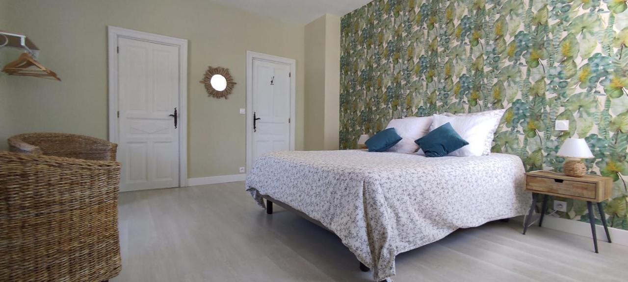 Bed and Breakfast Domaine Les Garrigues Puygaillard-de-Quercy Екстер'єр фото