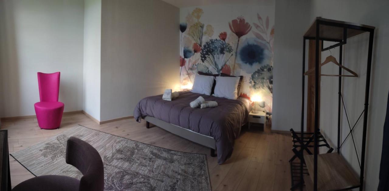 Bed and Breakfast Domaine Les Garrigues Puygaillard-de-Quercy Екстер'єр фото