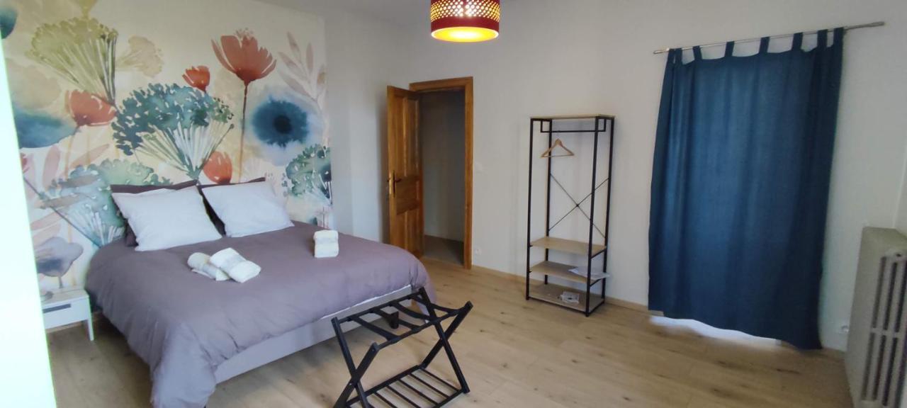 Bed and Breakfast Domaine Les Garrigues Puygaillard-de-Quercy Екстер'єр фото
