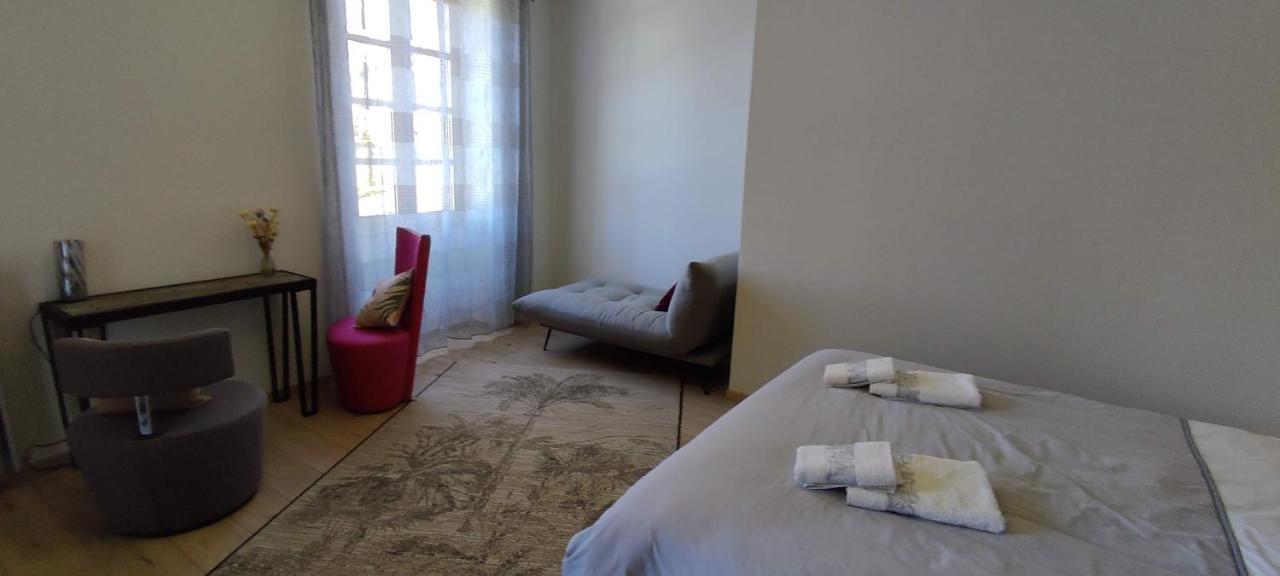 Bed and Breakfast Domaine Les Garrigues Puygaillard-de-Quercy Екстер'єр фото