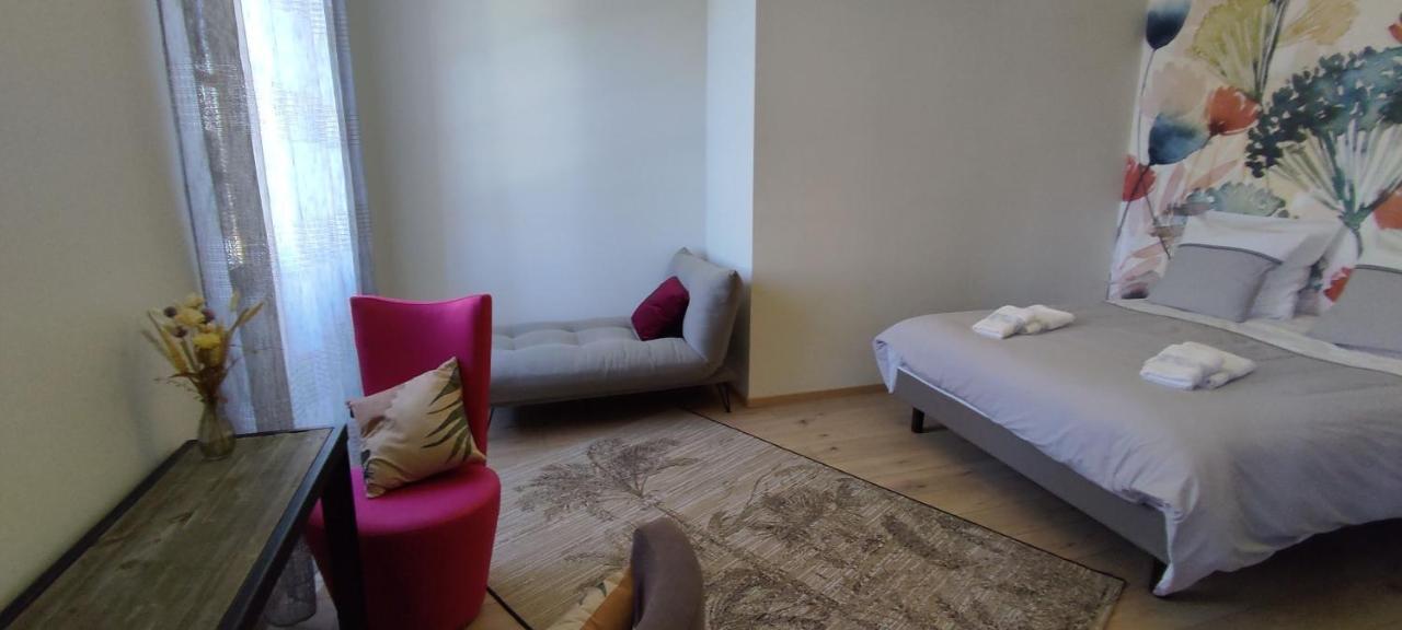 Bed and Breakfast Domaine Les Garrigues Puygaillard-de-Quercy Екстер'єр фото