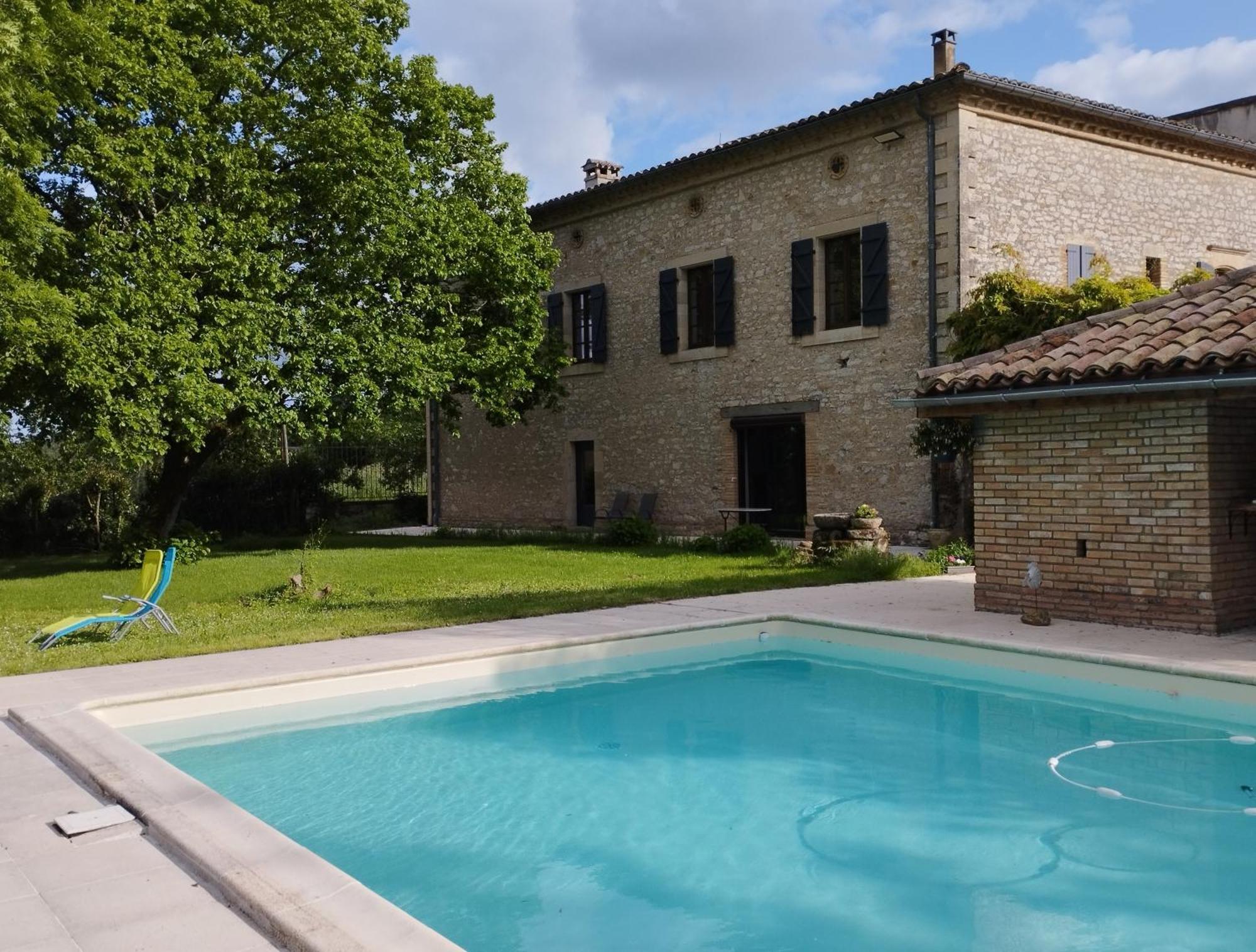 Bed and Breakfast Domaine Les Garrigues Puygaillard-de-Quercy Екстер'єр фото